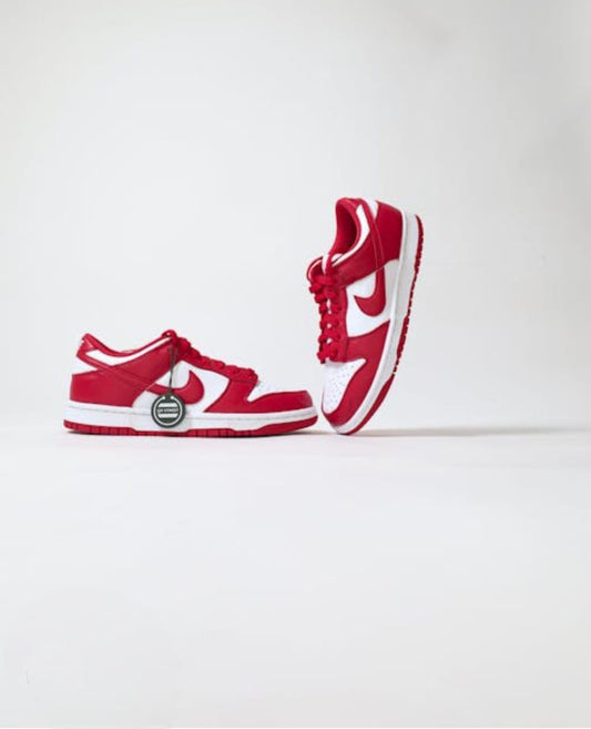 Nike sneakers red