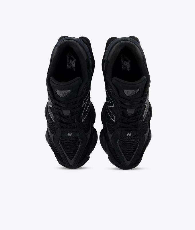 New Balance 9060 Triple Black – Modern Comfort Meets Classic Style