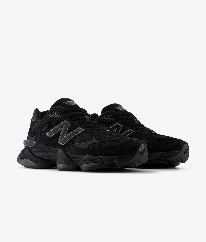 New Balance 9060 Triple Black – Modern Comfort Meets Classic Style