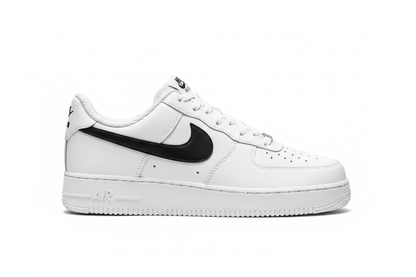 Air Force 1 White Black – Studio side view