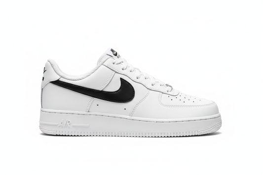 Air Force 1 White Black – Studio side view